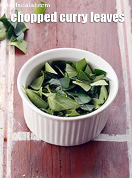 chopped curry leaves