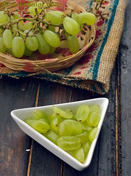 sliced grapes
