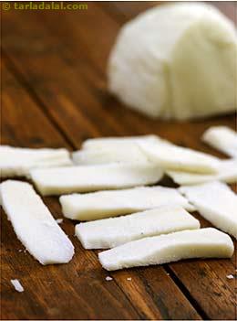 sliced mozzarella cheese