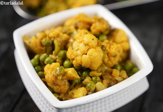 gobi matar sabzi recipe | matar gobi sabji | healthy gobi matar sabzi | Vitamin C, Fiber, Phosphorus, Folic Acid rich sabzi |