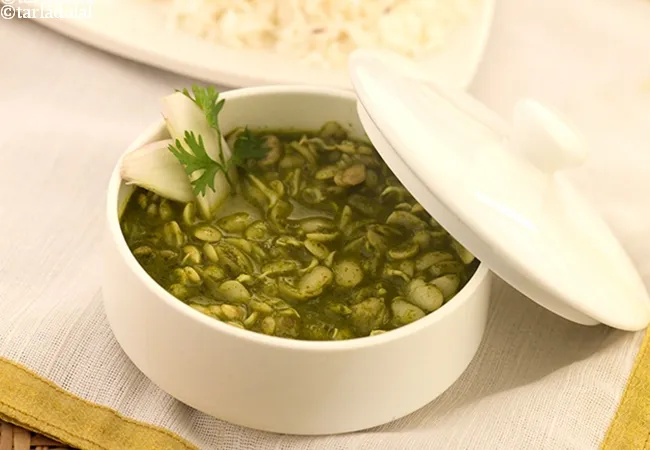hariyali vaal ki dal recipe | healthy vegetable vaal dal | lima beans curry | hirva bhirda