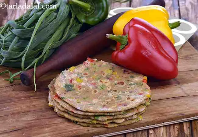 herbed capsicum paratha recipe | healthy shimla mirch paratha | bell pepper paratha Indian breakfast | how to make capsicum paratha