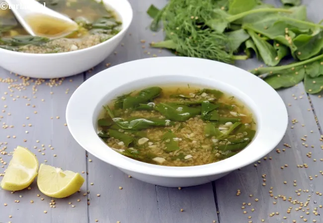 lemony quinoa and baby spinach soup recipe | quinoa and dill soup | healthy Indian quinoa baby spinach soup |