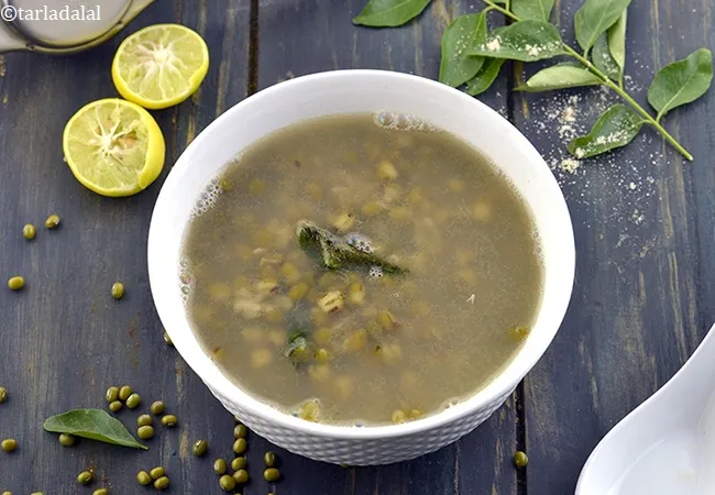 moong soup recipe | weight loss moong soup | moong soup with carrots and paneer | heathy pregnancy soup