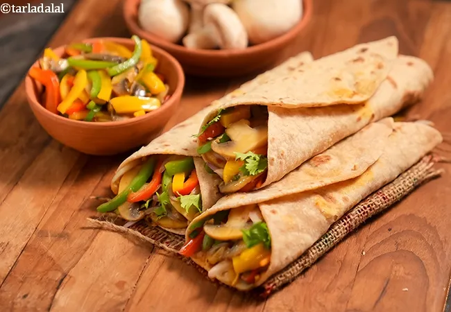 mushroom schezwan wrap recipe | healthy mushroom schezuan roll | mushroom schezwan frankie |