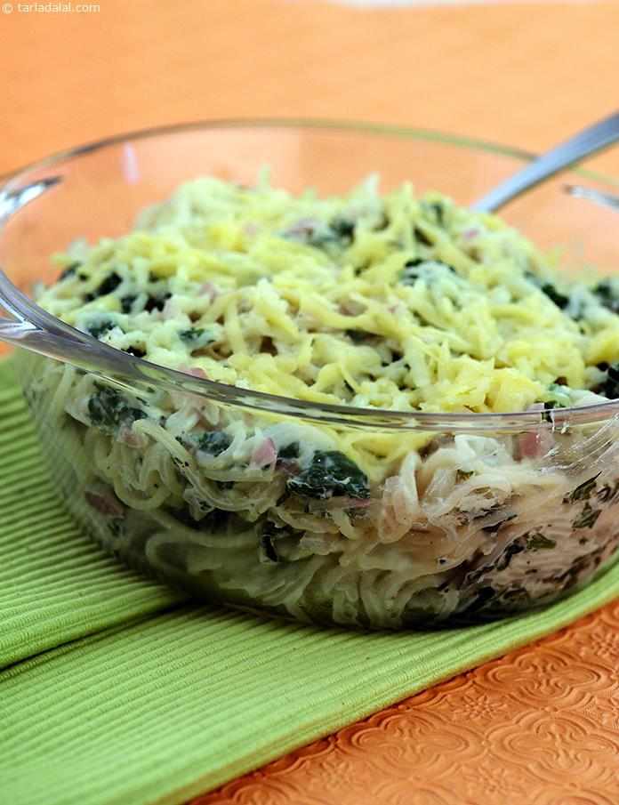 Baked Noodles with Spinach and Yoghurt