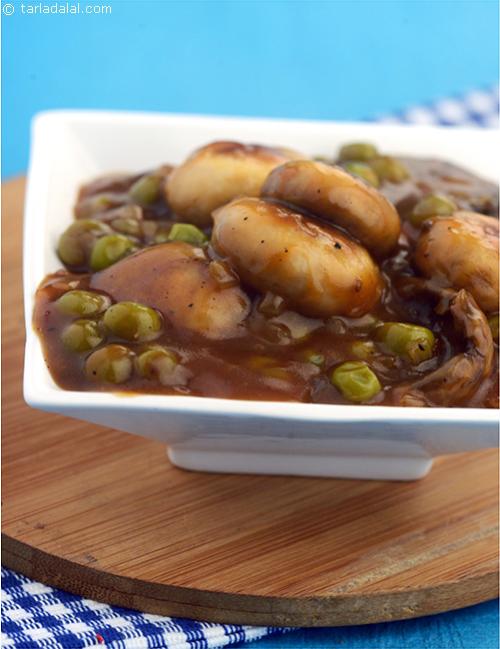 Mushroom and Peas in Barbeque Sauce