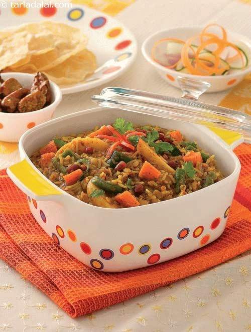 Bisi Bele Bhaat recipe, Karnataka Style Bisi Bele Bhaat