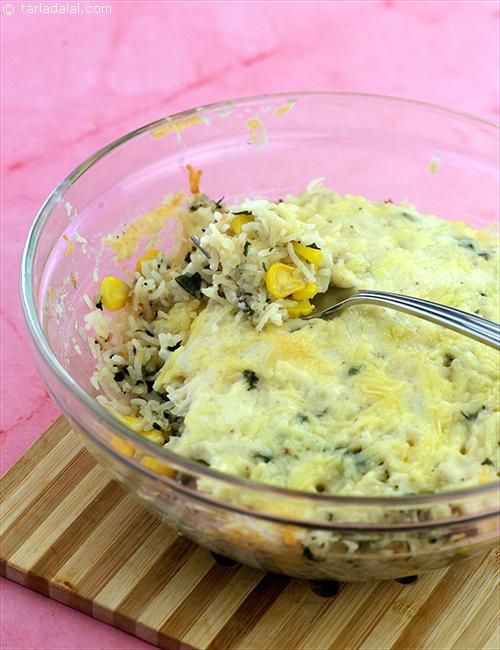 Layered Corn and Spinach Rice with Tomato Sauce recipe