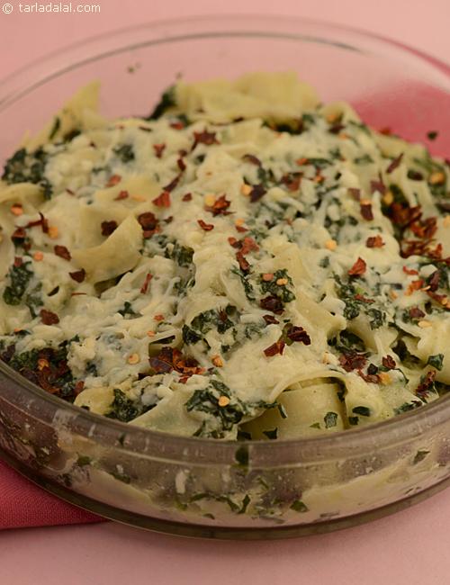 Baked Fettuccine with Spinach in Paneer Sauce