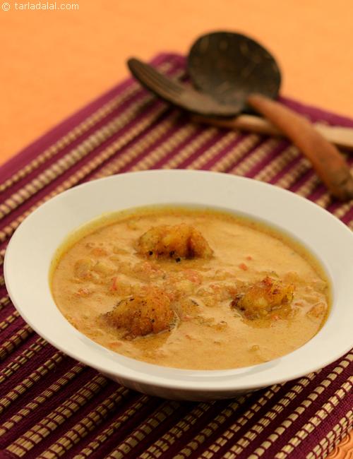 Ghia Kofta Curry