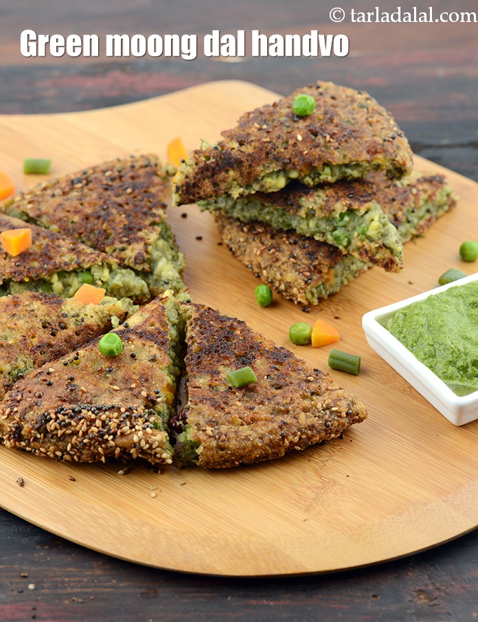 green moong dal handvo recipe | Gujarati moong dal veg handvo |