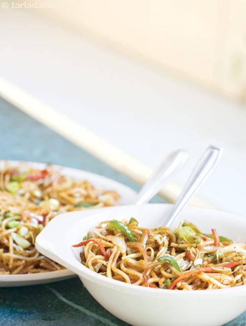 Hakka Noodles ( Chinese Cooking ) recipe