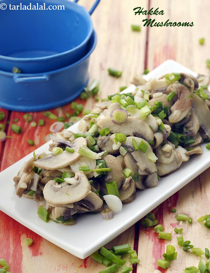 हक्का मशरूम रेसिपी | वेज स्टर फ्राई मशरूम | hakka mushrooms in hindi 