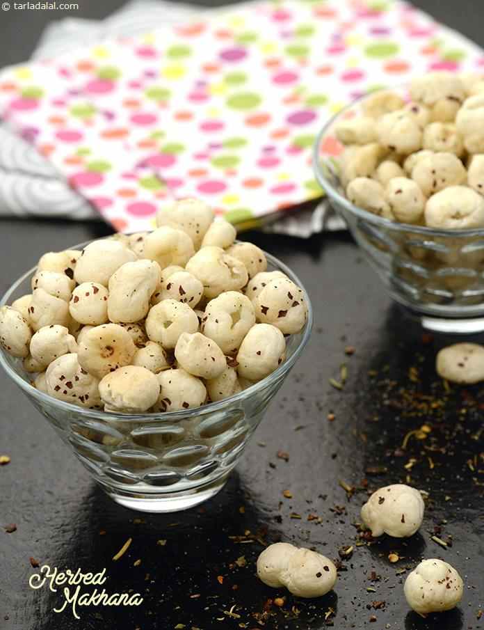 Herbed Makhanas ( Tiffin Treats)