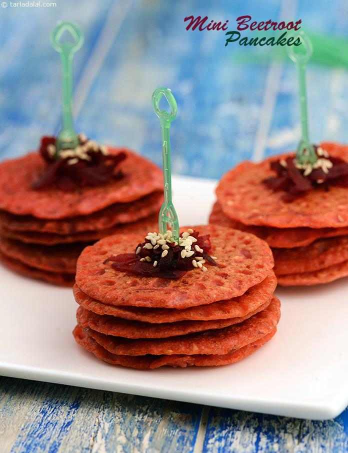 मिनी बीटरुट पॅनकेक रेसिपी, Mini Beetroot Pancake Recipe In Hindi