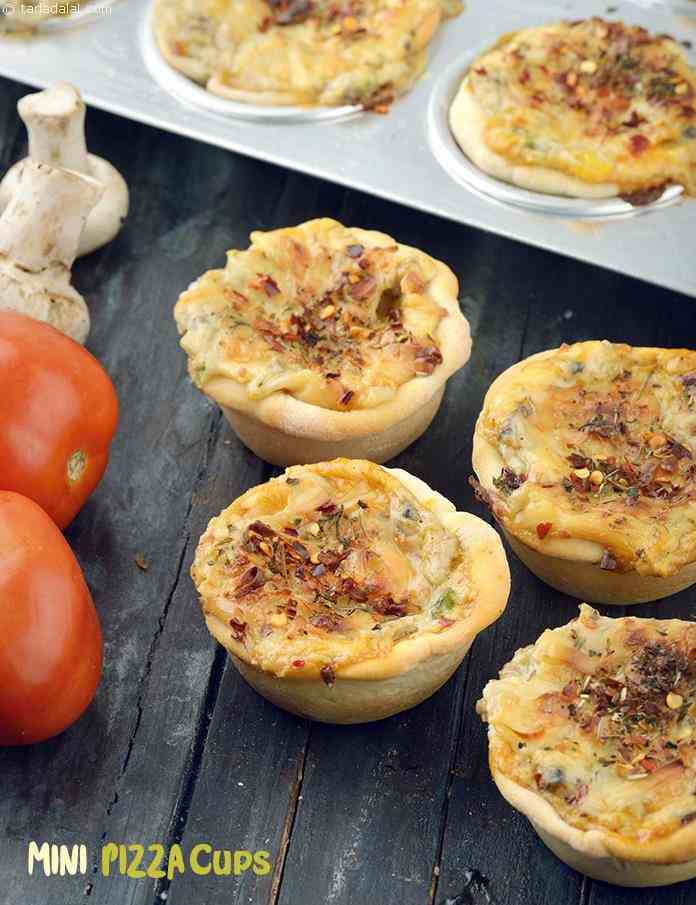 मिनी पिज़्ज़ा कप रेसिपी | बेक्ड पिज़्ज़ा कप | mini pizza cups in hindi |