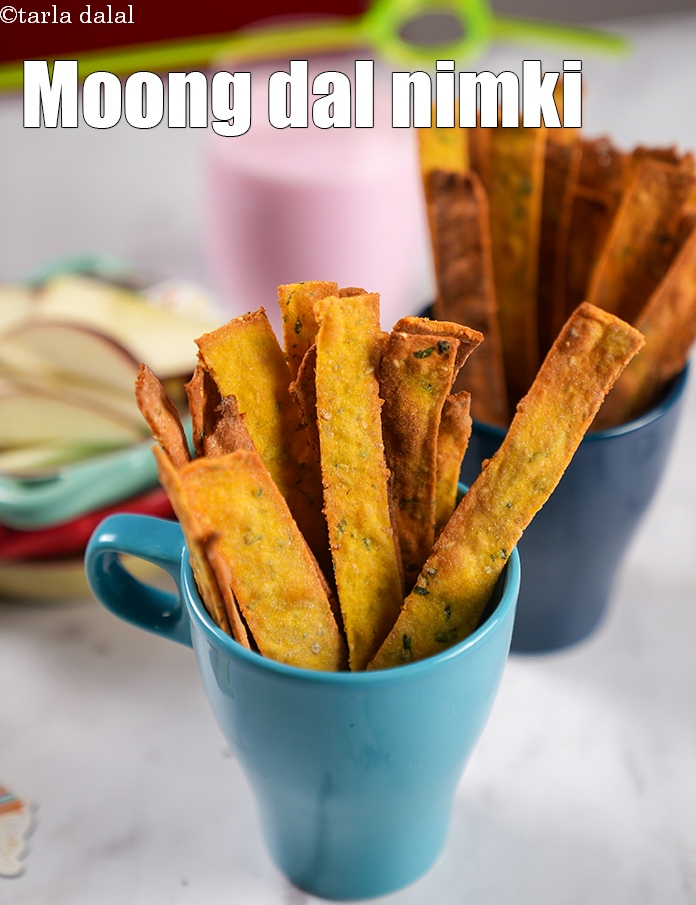 moong dal nimki recipe | baked moong dal nimki | healthy Bengali jar snacks |