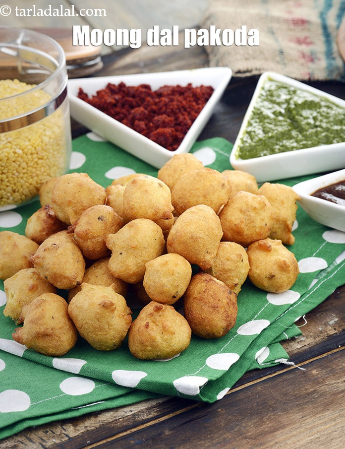 moong dal pakoda recipe | moong dal bhajiya | Mumbai street moong dal pakora |