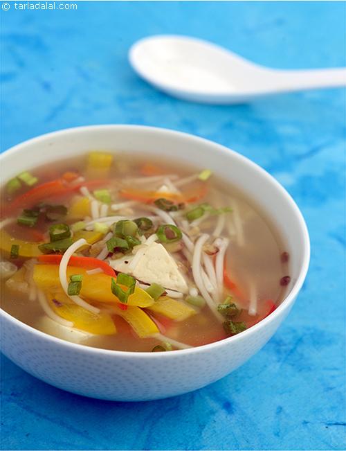 Noodle, Sprouts and Capsicum Soup