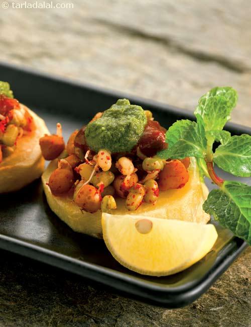 Chatpata Sprouts On Crispy Potatoes