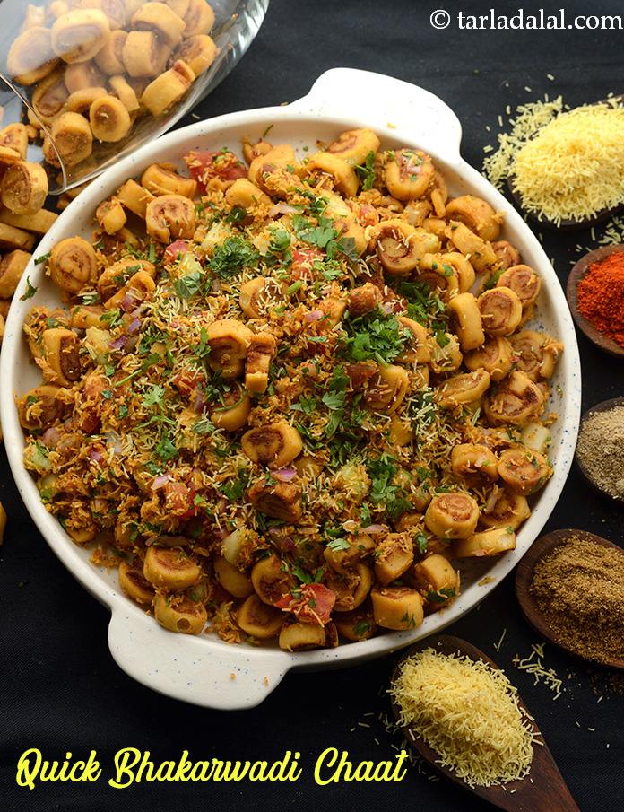 quick bhakarwadi chaat | mini bhakarwadi chaat | Maharashtrian style bhakarwadi chaat | bhakarwadi bhel |