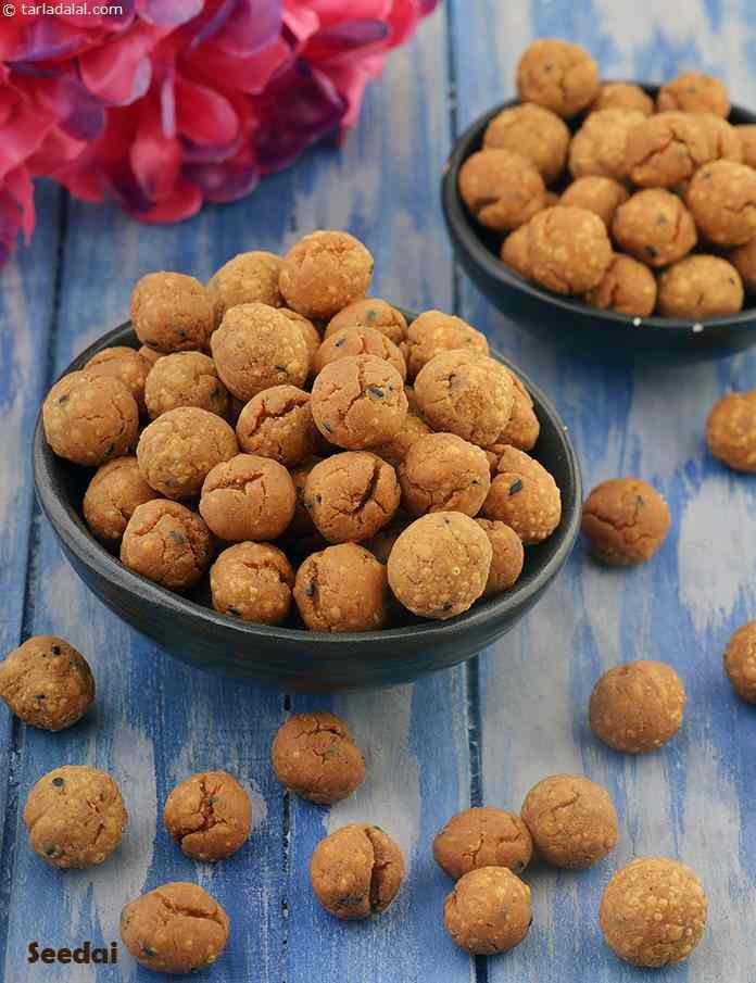 Seedai, South Indian Deep Fried Jar Snack recipe
