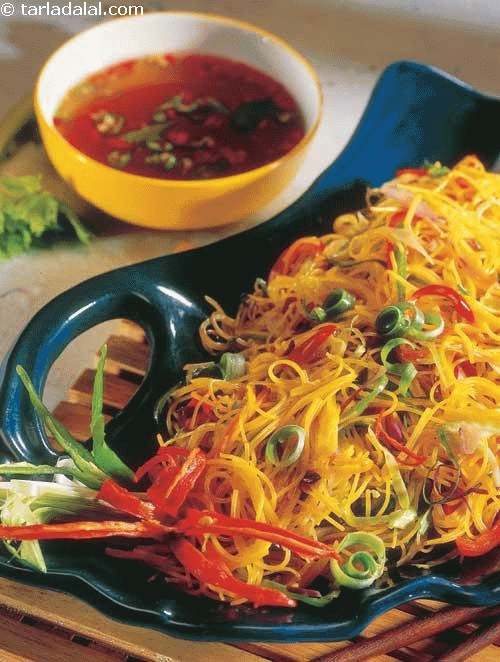 Singapore Rice Noodles (100 Calorie Snacks)