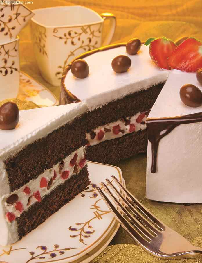 Strawberry Hide and Seek ( Cakes and Pastries)