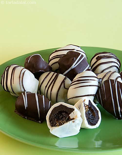 Stuffed Dates with Christmas Fruits recipe