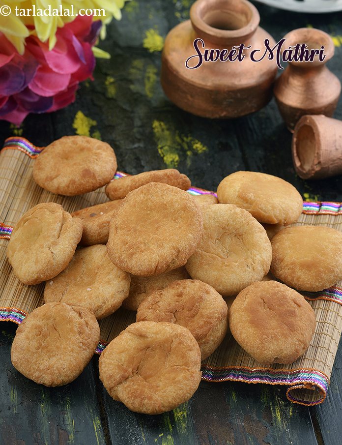 sweet mathri recipe | meethi mathri â€“ tea time snack |