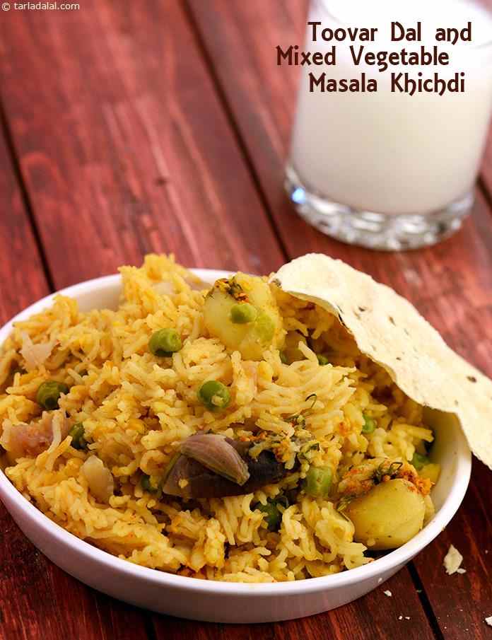 तुवर दाल एण्ड मिक्स्ड वेजिटेबल मसाला खिचड़ी रेसिपी, Toovar Dal and Mixed Vegetable Masala Khichdi Recipe In Hindi