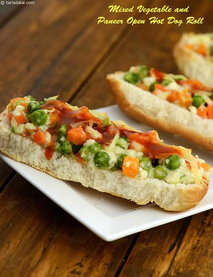 Mixed Vegetable and Paneer Open Hot Dog Roll