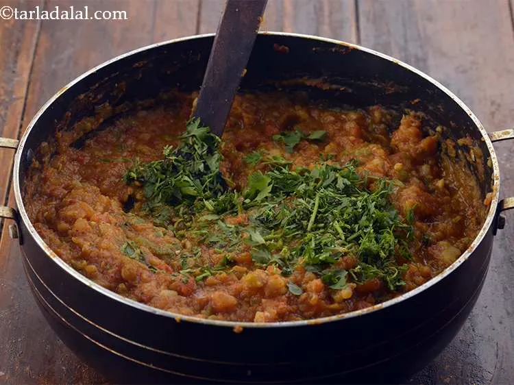 Step 22 – <p>Finally, add the coriander leaves.</p>