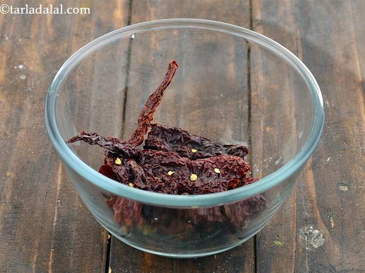 Step 2 – <p>For the <strong>Mumbai roadside Pav Bhaji recipe</strong>, we will first make a spicy chilli garlic …