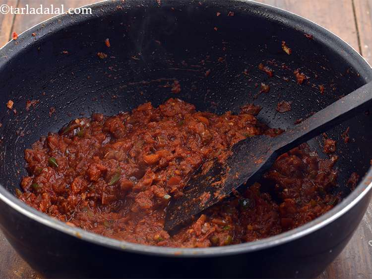 Step 21 – <p>Cook for another 2 minutes till the masalas release their flavour.&nbsp;</p>