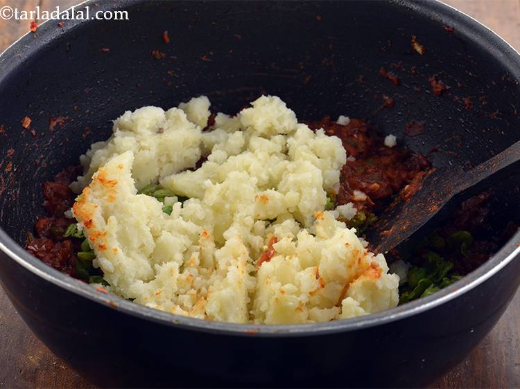 Step 23 – <p>Add the boiled potatoes. It is quick and easy to boil potatoes in a pressure …