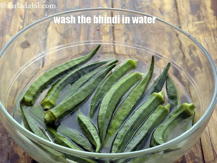 स्टेप 3 – <strong>बंगाली स्टाइल भिंडी की सब्जी</strong>&nbsp;बनाने के लिए&nbsp;&nbsp;सबसे पहले भिंडी को …