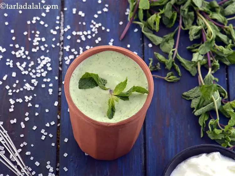 स्टेप 12 – एक प्रामाणिक पंजाबी भोजन बनाने के लिए <a href=""https://www.tarladalal.com/Pindi-Chole-Punjabi-Pindi-Chana-Recipe-hindi-22786r"" target=""_blank""><strong>पिंडी …