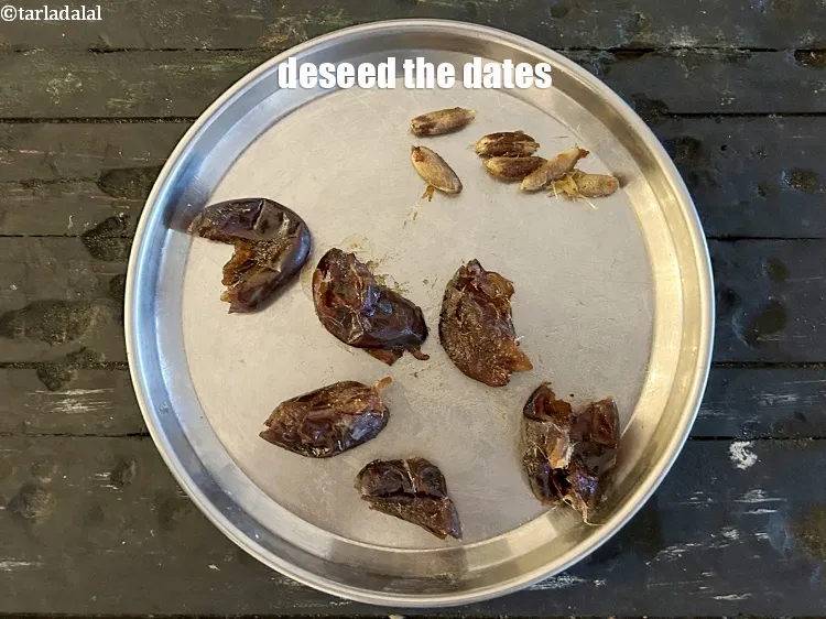 Step 4 – Deseed the dates.