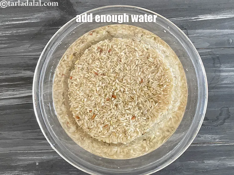 Step 5 – <meta charset="UTF-8" />Add enough water for soaking.&nbsp;&nbsp;