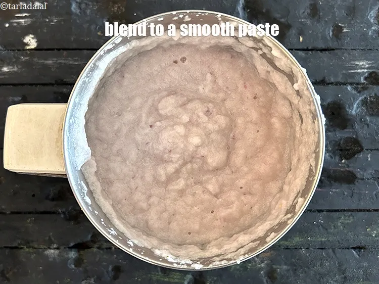 Step 5 – Blend to a smooth paste.