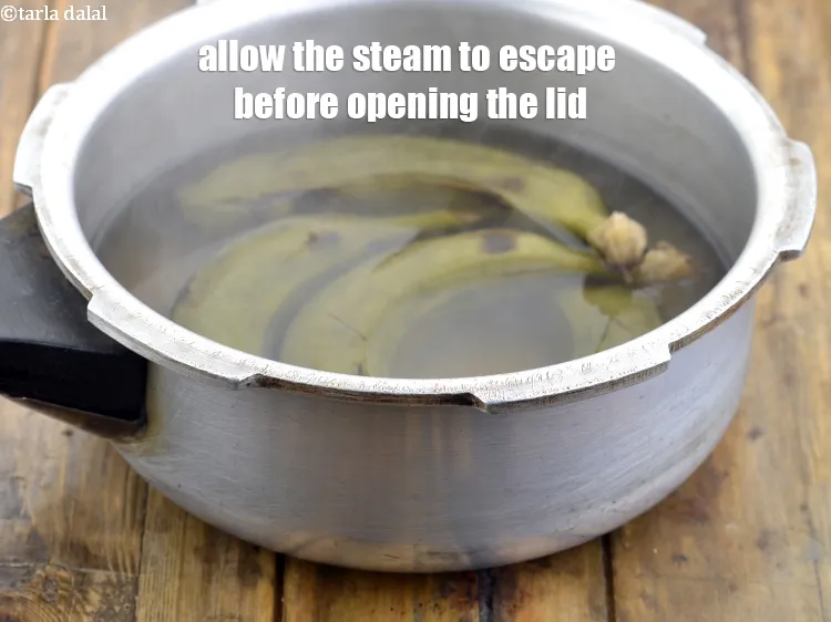 Step 11 – <meta charset="UTF-8" />Allow the steam to escape before opening the lid.&nbsp;&nbsp;&nbsp;<br /> &nbsp;