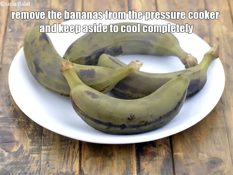 Step 12 – <meta charset="UTF-8" />Remove the bananas, keep aside and allow it to cool completely.&nbsp;&nbsp;<br /> &nbsp;
