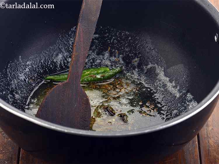 Step 15 – <p>Then add the cloves.</p>