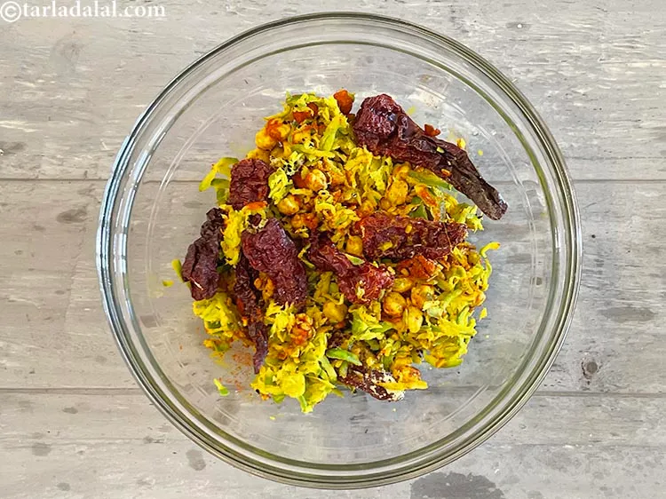 Step 28 – Add the&nbsp;kabuli chana-fenugreek seeds mixture.