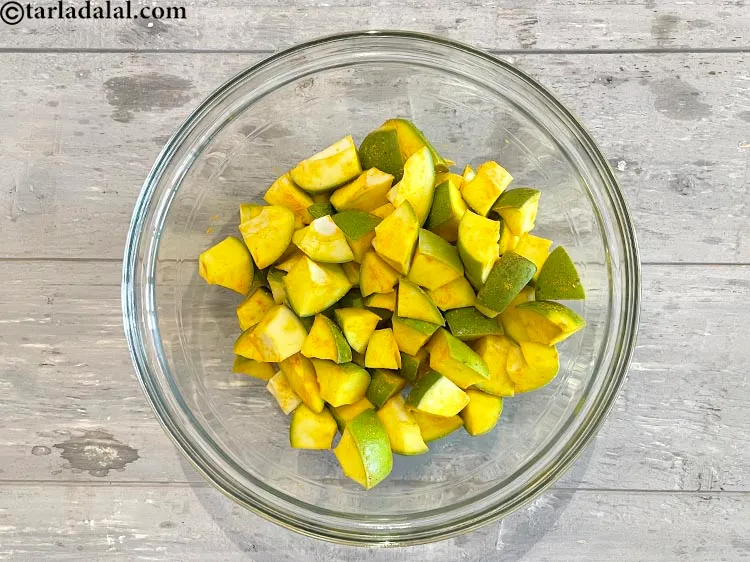 Step 25 – Put the&nbsp;mangoes which were in the sun,&nbsp;&nbsp;in a glass bowl.