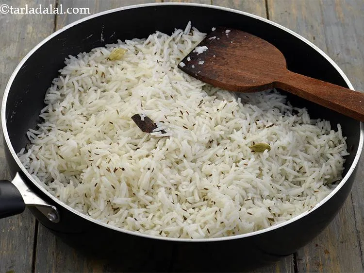 Step 25 – Cook on a medium flame for 1 minute, while stirring it in between.&nbsp;