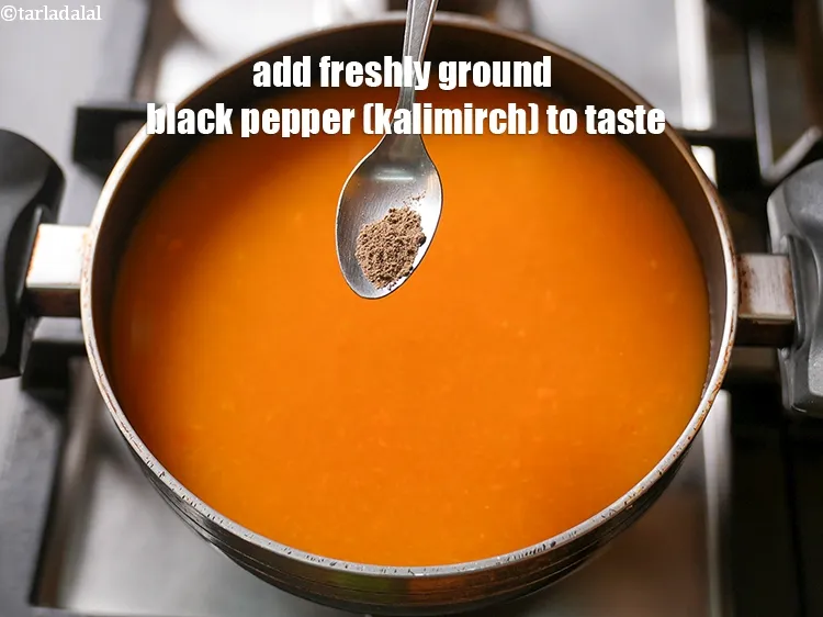 स्टेप 23 – <a href=""https://www.tarladalal.com/glossary-freshly-ground-black-pepper-kalimirch-powder-kali-mirch-ka-powder-hindi-567i"" target=""_blank"">स्वाद के लिए ताज़ी पिसी हुई काली मिर्च …