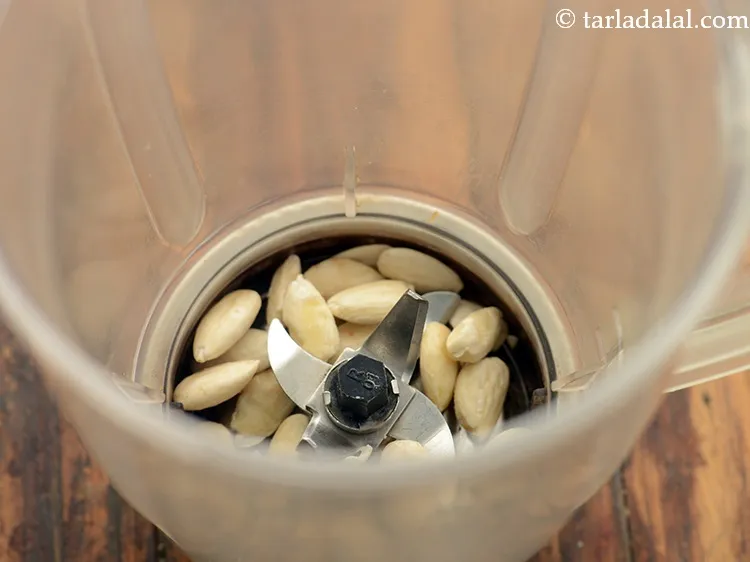 Step 2 – To make&nbsp;<b><span style="font-size: 12pt; font-family: &quot;Kohinoor Devanagari Regular&quot;;">almond banana smoothie&nbsp;|&nbsp;healthy almond banana smoothie&nbsp;|&nbsp;almond banana drink …